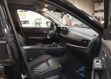 2021 Nissan Rogue Platinum Intelligent Awd z USA, uszkodzony, nr VIN JN8AT3DD7MW303858